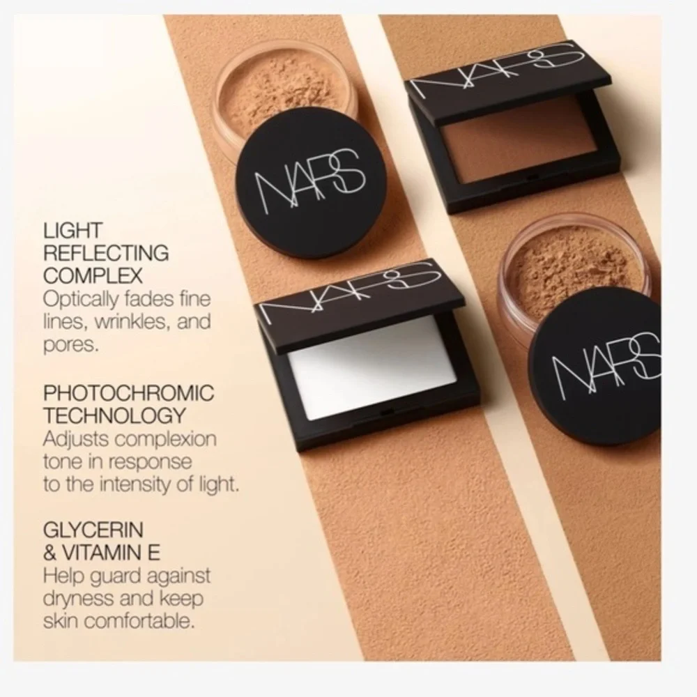 NARS Light Reflecting Setting Powder - Black and White